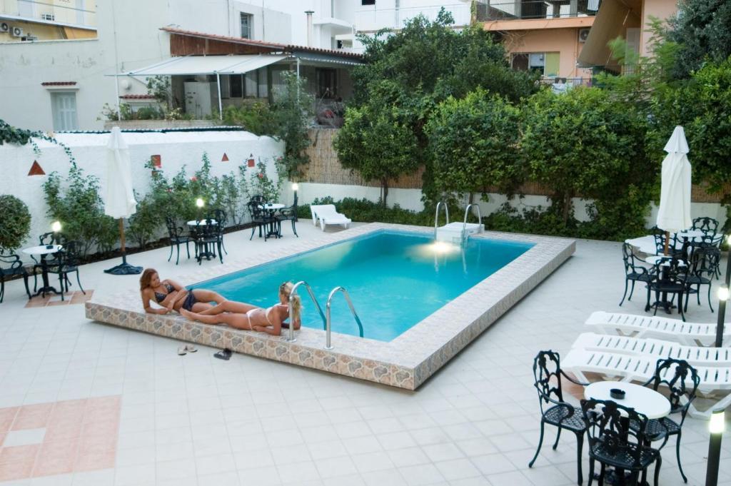 Hotel Bakos Лоутраки Экстерьер фото
