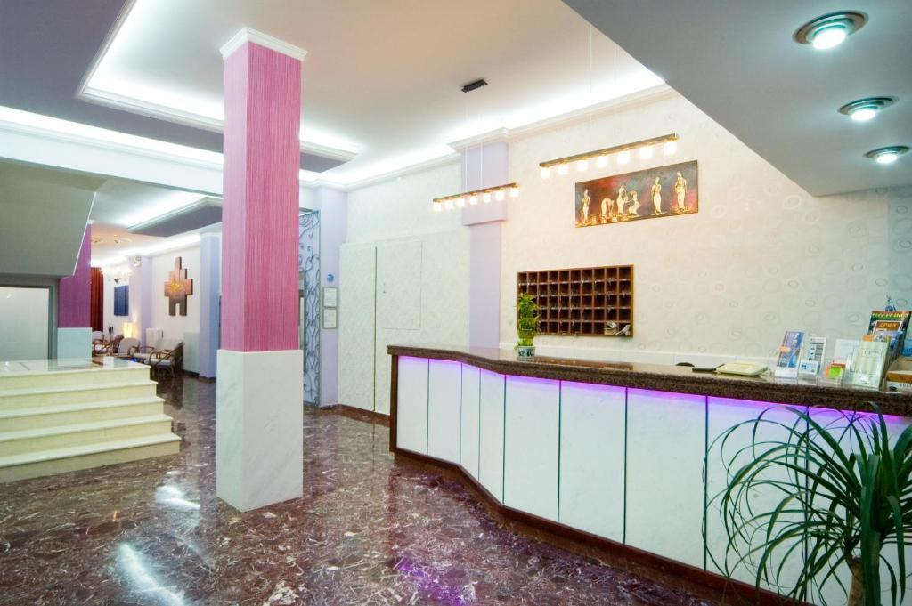Hotel Bakos Лоутраки Экстерьер фото