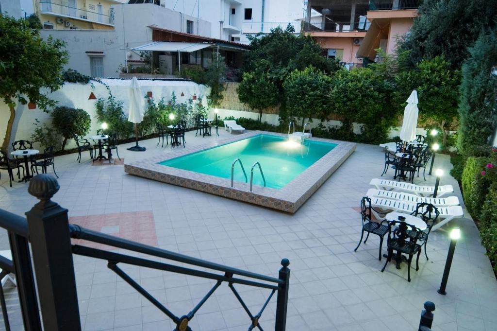 Hotel Bakos Лоутраки Экстерьер фото