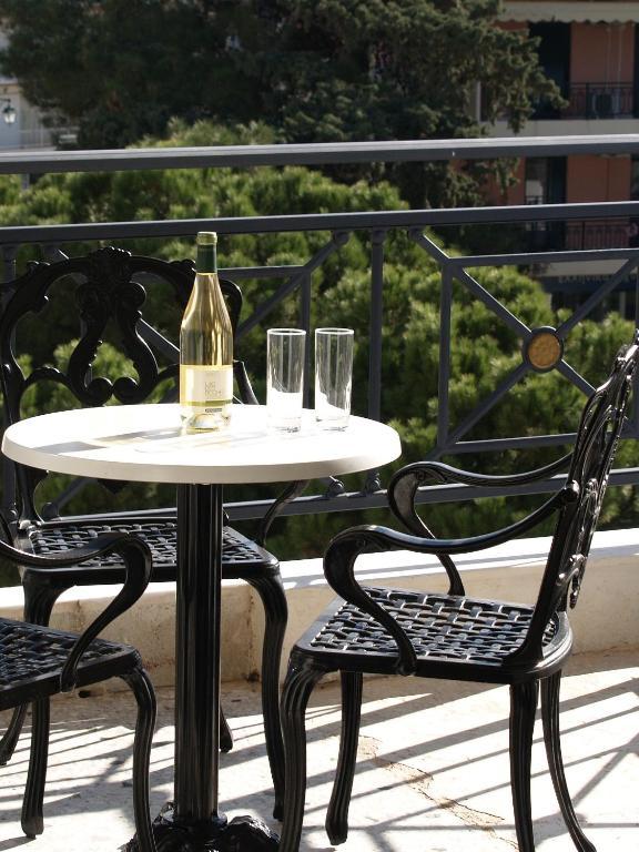 Hotel Bakos Лоутраки Экстерьер фото