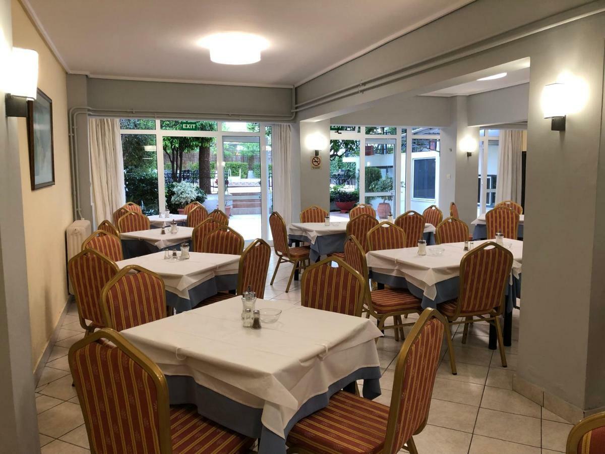 Hotel Bakos Лоутраки Экстерьер фото